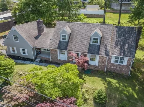 55 Lindsley Rd, Caldwell, NJ 07006