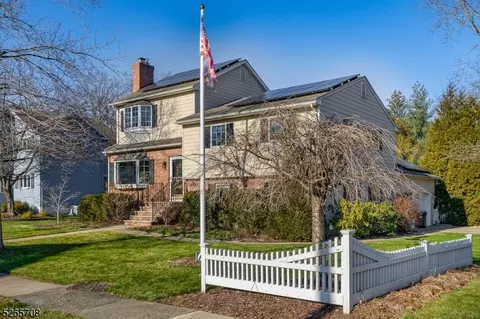 4 Weston Ave, Chatham, NJ 07928