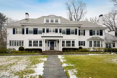 40 Prospect Hill Ave, Summit, NJ 07901