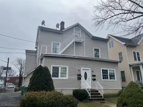127 W 2nd Ave, Roselle, NJ 07203
