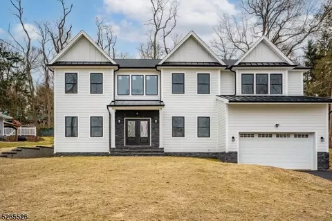 142 Gates Ave, Long Hill, NJ 07933