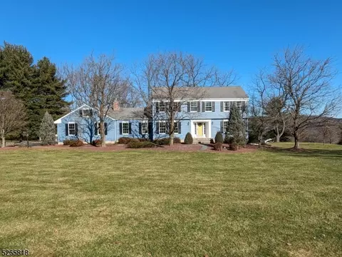 2 Rustic Trl, Flemington, NJ 08822
