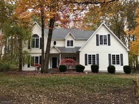 31 Partridge Dr, Blairstown, NJ 07825