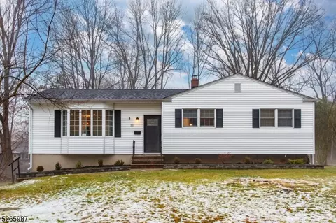 33 Campbell Ln, Berkeley Heights, NJ 07922