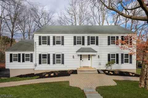 8 Kissel Ln, Morristown, NJ 07960