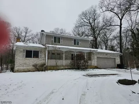 3 Fox Trl, Byram Twp, NJ 07821