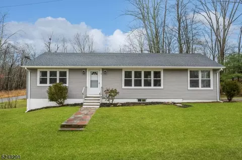 2 Plaza Dr, Newton, NJ 07860