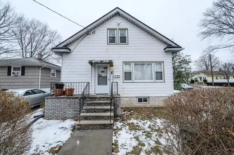 2182 Allen St, Rahway, NJ 07065
