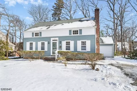 114 Beechwood Dr, Wayne, NJ 07470