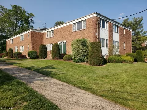 9 Stanford Dr #1A, Bridgewater, NJ 08807