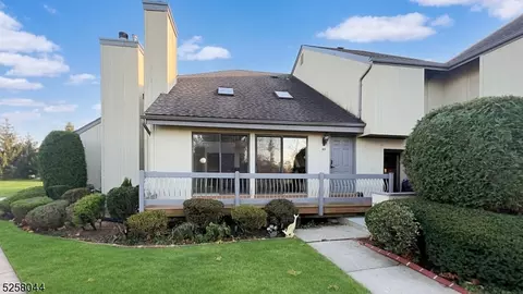 45 Spencer St, Somerset, NJ 08873