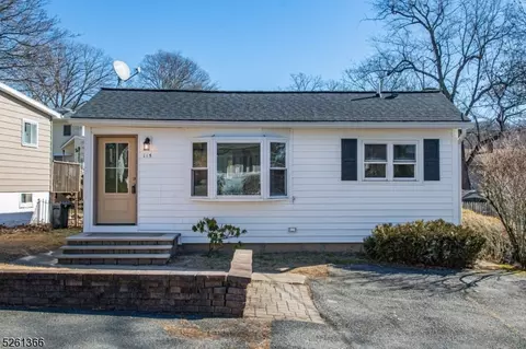 115 Windsor Ave, Hopatcong, NJ 07843