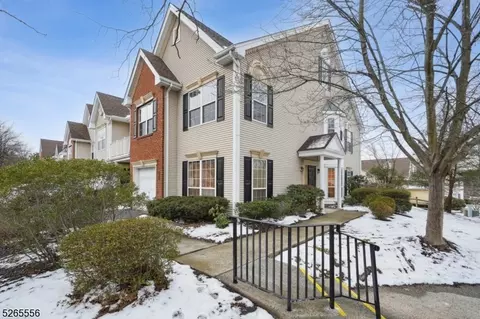 1001 Timberbrooke Dr, Bedminster, NJ 07921
