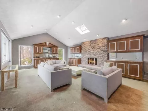 15 Mandon Dr, Wayne, NJ 07470 photo 9
