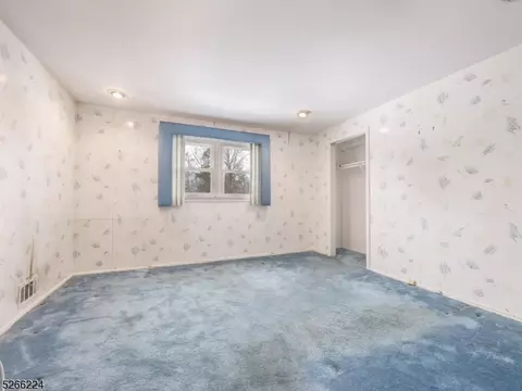 15 Mandon Dr, Wayne, NJ 07470 photo 17