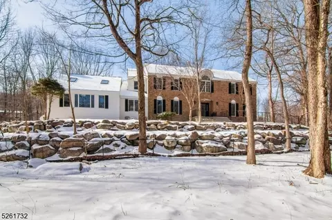 3 Franklin Ln, Kinnelon, NJ 07405