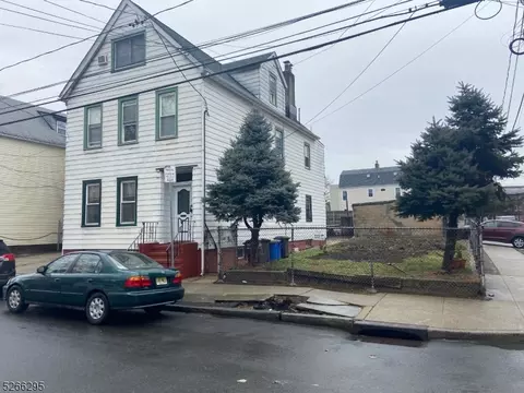 136 Brill St, Newark, NJ 07105