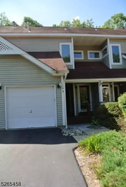 5 Heritage Ct, Oak Ridge, NJ 07438
