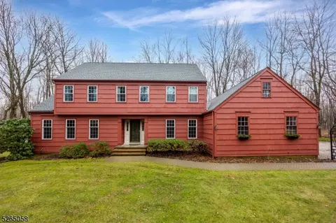 12 E Gate Rd, Washington Twp, NJ 07853