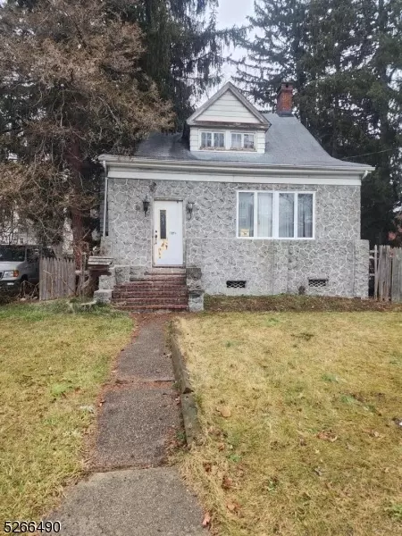 122 Poplar Ave, Hackensack, NJ 07601