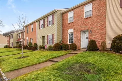 13 Toms Point Ln, Lincoln Park, NJ 07035