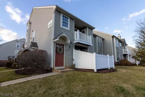 2402 Yarmouth Ln, Mount Laurel Twp, NJ 08054