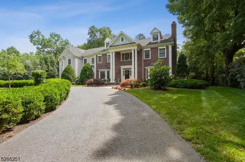 40 Linden Ln, Chatham Twp, NJ 07928