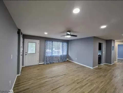 55 Gill Ln #23, Iselin, NJ 08830