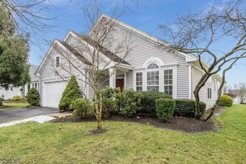 112 Kensington Cir, Belvidere, NJ 07823