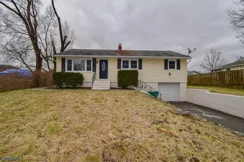 3 Maple Grange Rd, Vernon Twp, NJ 07418