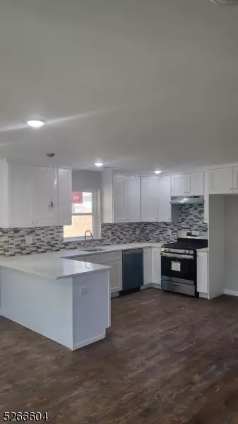 222 S 6th St, Newark, NJ 07103