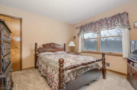 25 Stonebridge Rd, Hampton, NJ 08827 photo 22