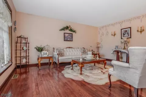 25 Stonebridge Rd, Hampton, NJ 08827 photo 6