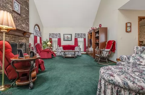 25 Stonebridge Rd, Hampton, NJ 08827 photo 16
