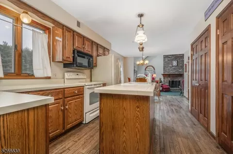 25 Stonebridge Rd, Hampton, NJ 08827 photo 11