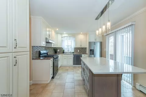29 Edison Rd, Jefferson, NJ 07849