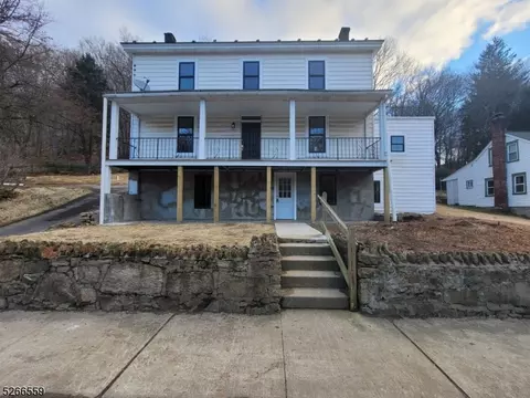 67 Main St, Glen Gardner, NJ 08826
