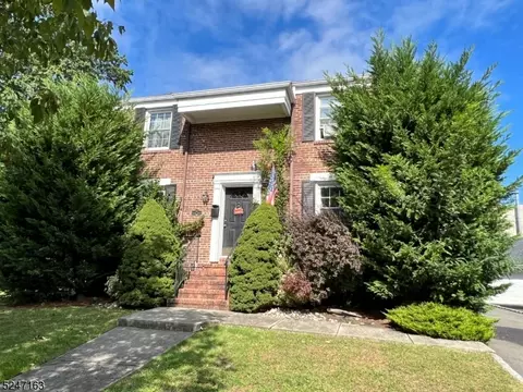 240 Willow Ave, Garwood, NJ 07027
