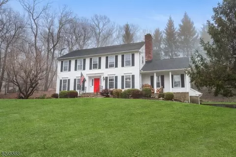 225 Stanhope Rd, Sparta, NJ 07871