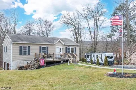 37 Tintle Ave, West Milford, NJ 07480