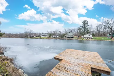 6 Howard St, Ringwood, NJ 07456