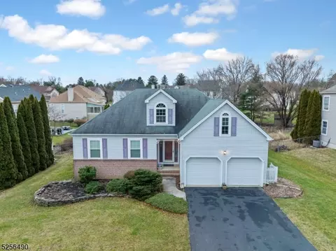 15 Lauren Ln, Phillipsburg, NJ 08865