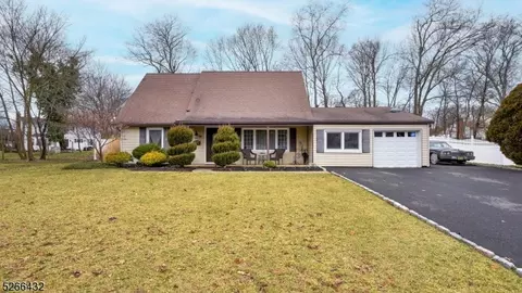 10 Sherman Cir, Franklin Twp, NJ 08873