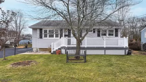 17 Ruth Pl, Manville, NJ 08835