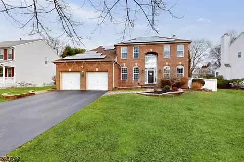 6 Pemberton Ln, East Windsor Twp, NJ 08520