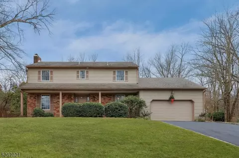 20 Voorhees Dr, Bernards, NJ 07920