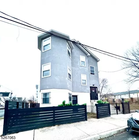 13-15 Peat St #3, Newark, NJ 07103