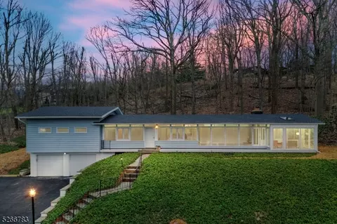 15 Valley View Rd, Morristown, NJ 07960