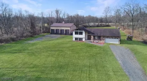 10 Nightingale Rd, Blairstown, NJ 07825