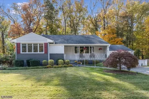 92 Briar Hills Cir, Springfield, NJ 07081
